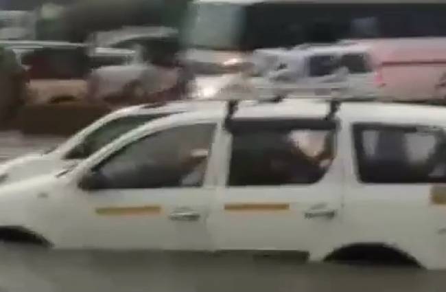 देश के कोने-कोने में बारिश का कहर