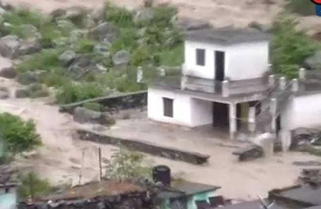 पहाड़ों पर 'घन'घोर संकट