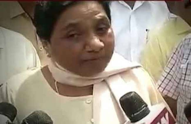 बीएसपी कार्यकर्ताओं की भाषा से आहत हैं दयाशंकर की पत्नी