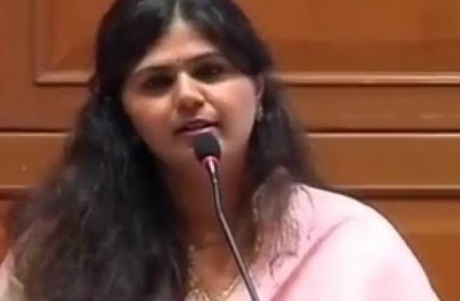 पंकजा मुंडे