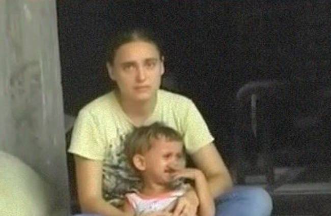 सास ने विदेशी बहू को घर से निकाला