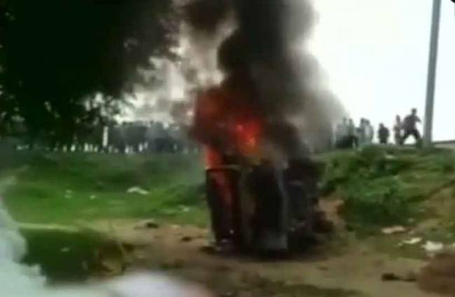 ट्रेन से टकराई स्कूल वैन, 7 बच्चों की दर्दनाक मौत