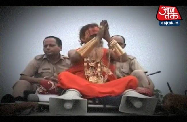 ये हैं 12 किलो सोनो से लदे रहने वाले 'गोल्डन बाबा'