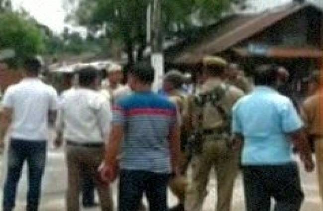 असम में फायरिंग