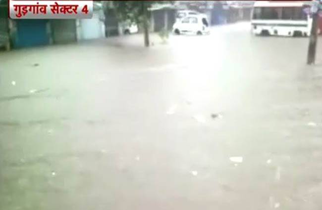 बारिश से कई जगह लगा जाम