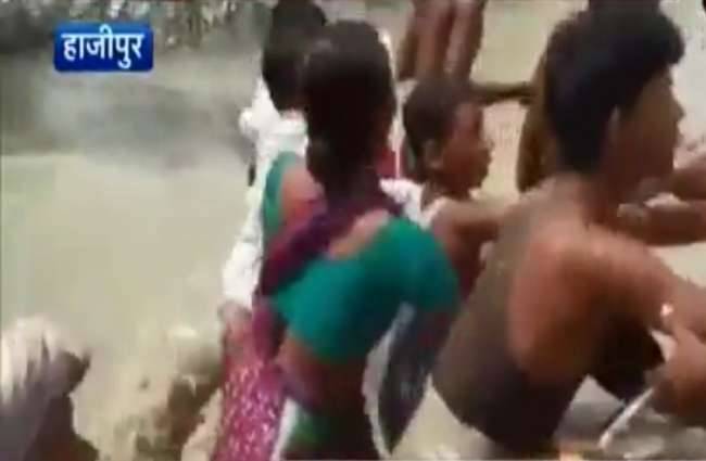 लोग दाने-दाने के लिए मोहताज