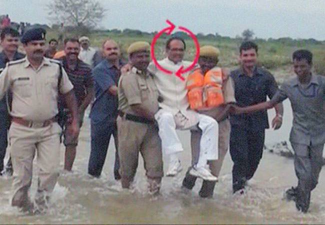 क्या जूते की फिक्र करने वाले बाढ़ पीड़ितों का दर्द समझेंगे?