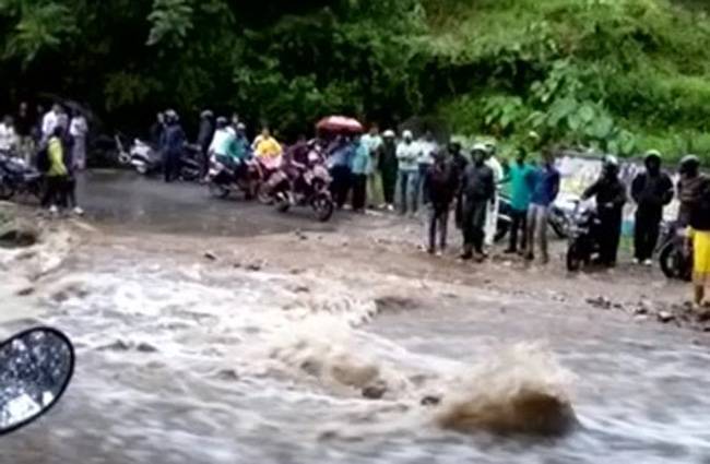 पौड़ी में फटा बादल