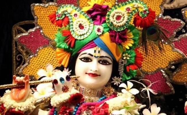 देशभर में मनाया जा रहा है जन्माष्टमी का जश्न