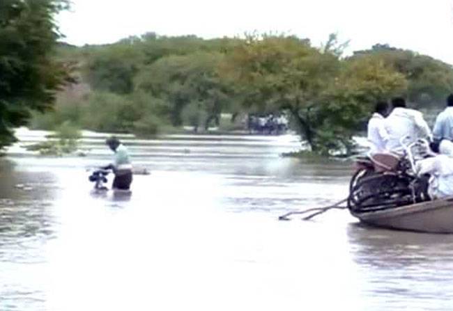 यूपी में बारिश से मचा हाहाकार