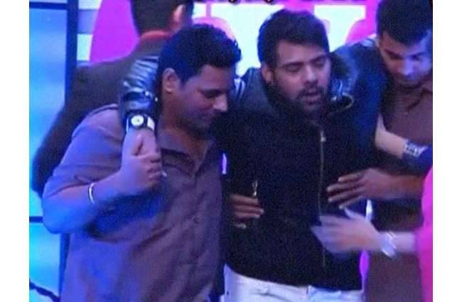 टल्ली हुआ अभि, मुश्किल में प्रज्ञा