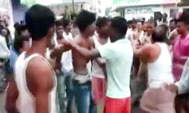 छेड़खानी के आरोप में युवक की पिटाई