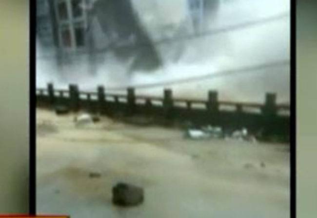 चीन में गिरी चार मंजिला इमारत