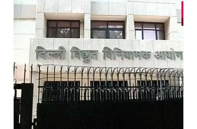 दिल्ली में केजरीवाल और LG के बीच अब बिजली 'जंग'