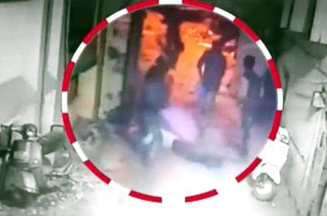 CCTV में कैद मर्डर की वारदात