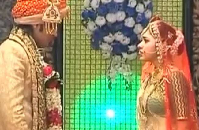 देखें सास बहू और बेटियां