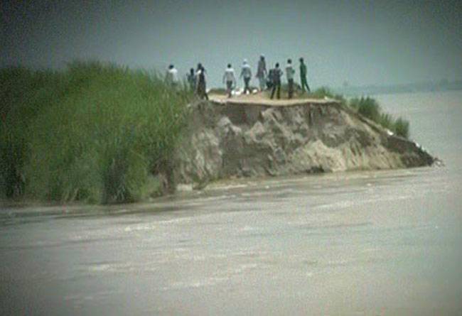 यूपी में बाढ़ के 'साइड इफेक्ट'!