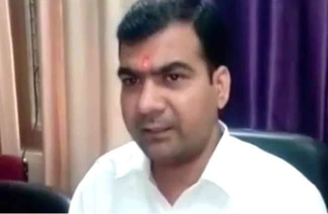 'नवाज की गर्दन काटकर लाओ, 1 करोड़ इनाम पाओ'