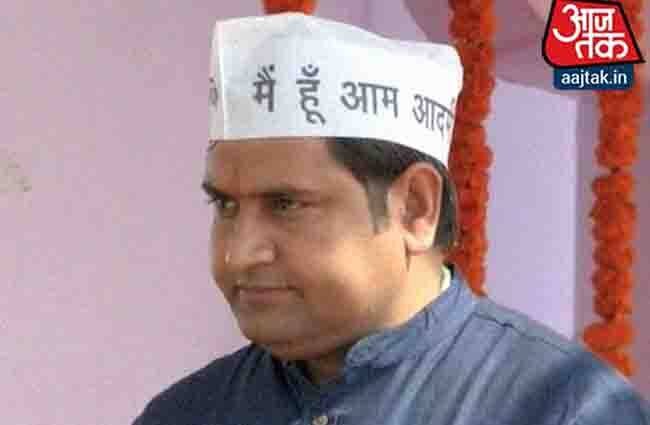 अश्लील वीडियो से फंसे मंत्रीजी