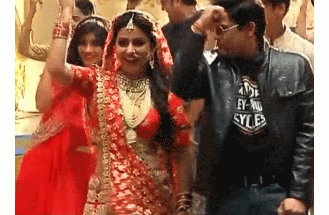 करवाचौथ पर अक्षरा और नैतिक ने लगाए ठुमके