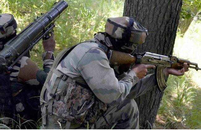 आतंकियों और सुरक्षाबलों के बीच मुठभेड़ जारी