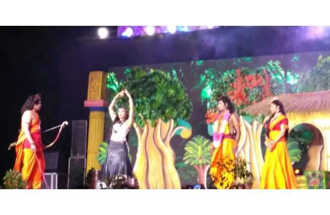 रामलीला में मॉडल सोफिया हयात का जलवा