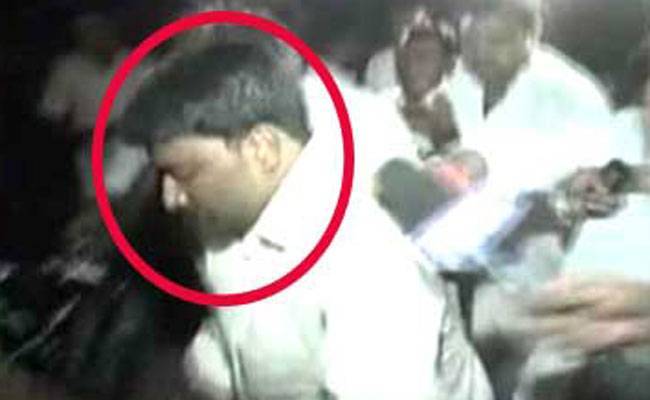 जेल से रिहा होते ही रॉकी यादव ने की बदसलूकी