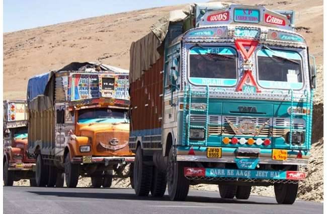 दिल्ली के बॉर्डर पर उड़ रहा सुरक्षा का मजाक