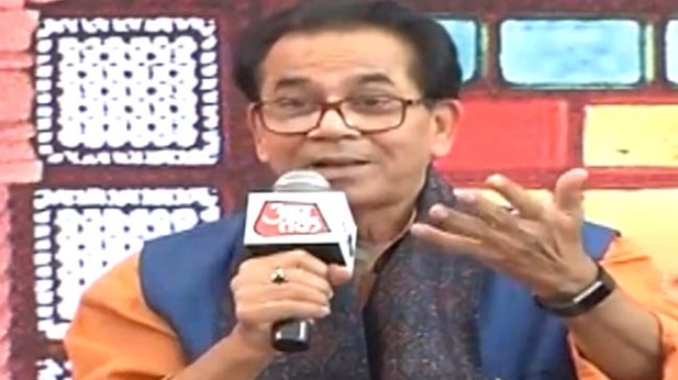 अशोक चक्रधर ने सुनाई काले धन के रुपयों से झंडा बनाने की कविता