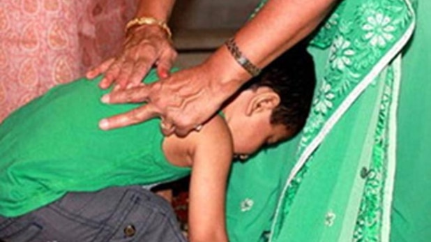 जानिए चरण स्पर्श का धार्मिक महत्व