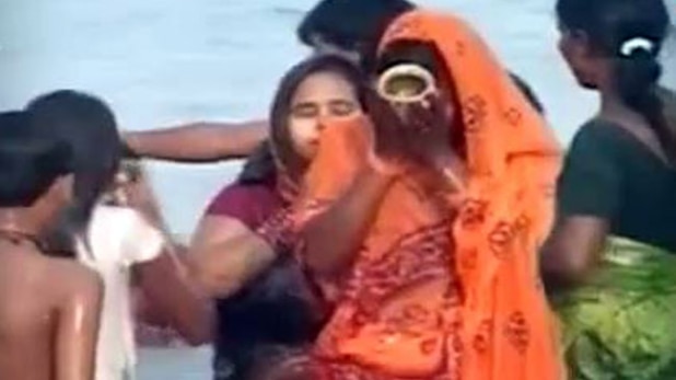 डूबते सूर्य को ऐसे दें अर्घ्य