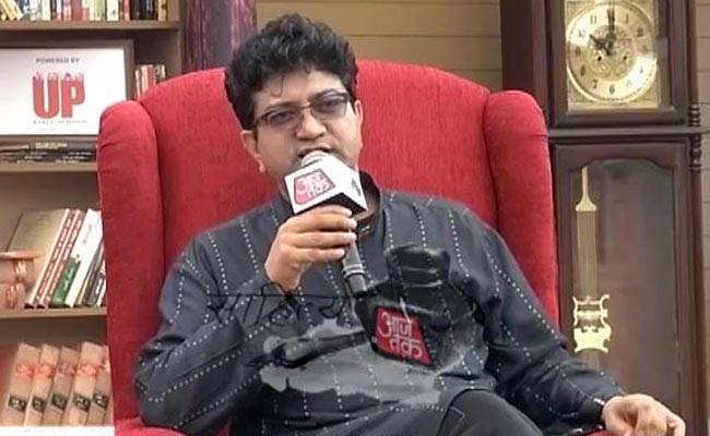 साहित्य आज तक में प्रसून जोशी ने सुनाईं ये कविताएं