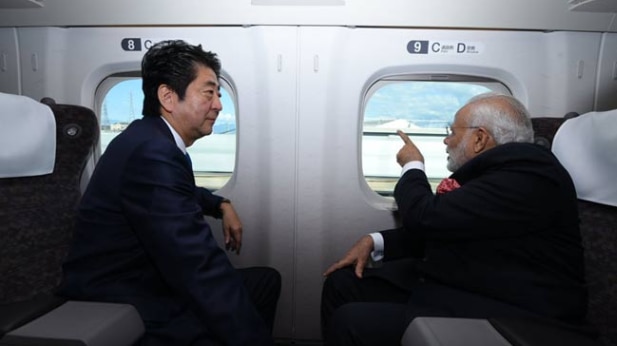 जब पीएम मोदी ने जापान की बुलेट ट्रेन में किया सफर