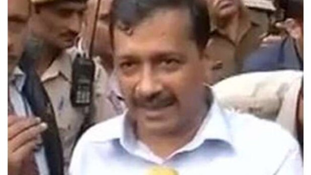 नोटबंदी के खिलाफ ममता-केजरीवाल का धरना