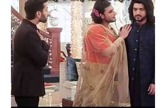 रुद्र ने लहंगा पहनकर लगाए ठुमके