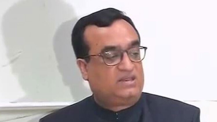 नजीब जंग के इस्तीफे का कारण केंद्र सरकार को बताना होगा: अजय माकन