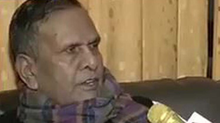 अखिलेश बेटे का फर्ज नहीं निभा रहे हैं: बेनी प्रसाद वर्मा