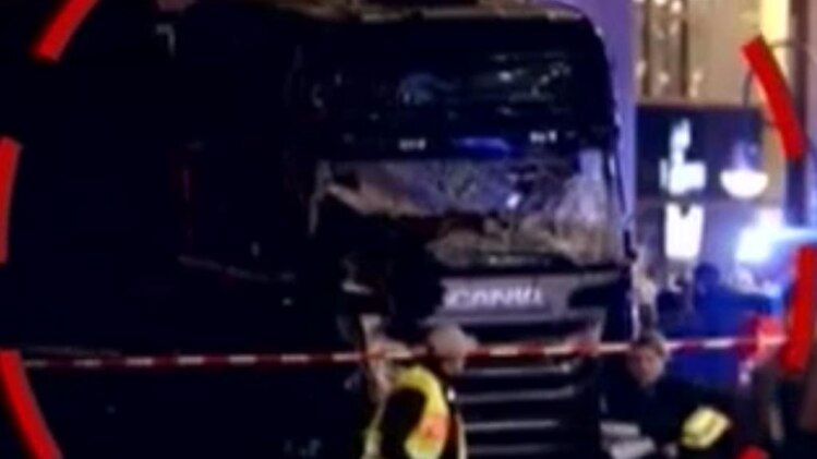 बर्लिन के क्रिसमस बाजार में घुसा ट्रक, 12 की मौत