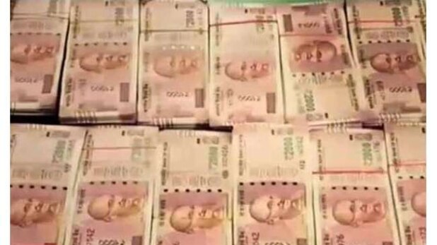 काले कुबेरों की तिजोरियों से 400 करोड़ जब्त