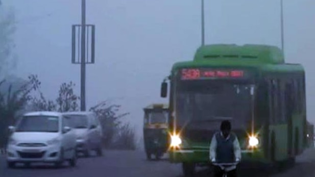 कोहरे के चलते कई ट्रेनें हुईं लेट