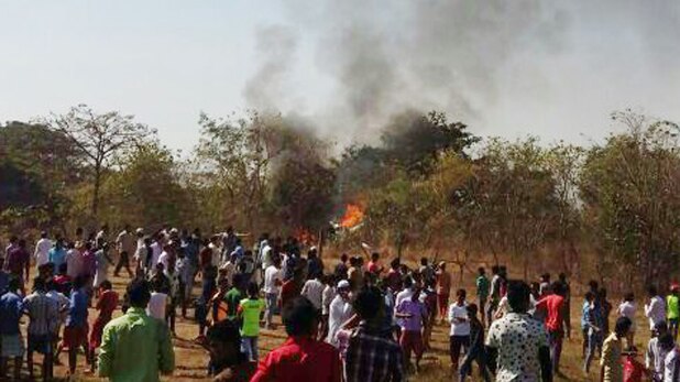 मुंबई में हेलीकॉप्टर हुआ क्रैश