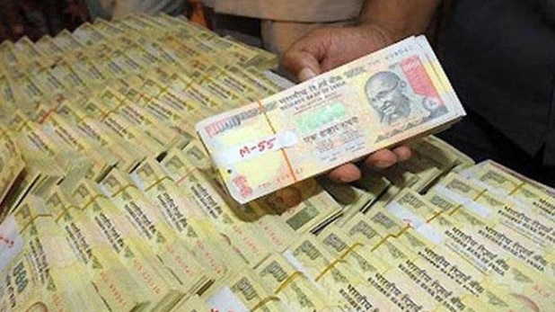 नोएडा के एक्सिस बैंक से बड़ी हेराफेरी का खुलासा