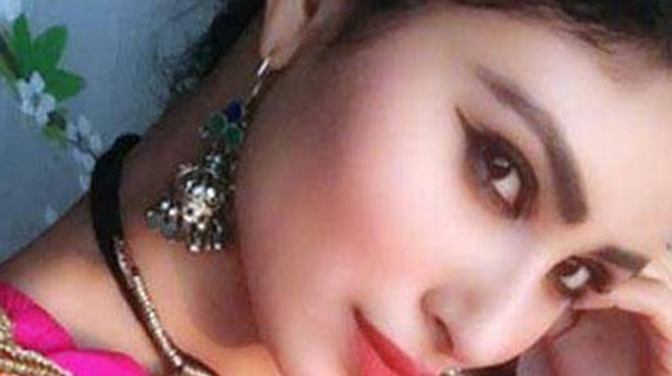 मौनी रॉय