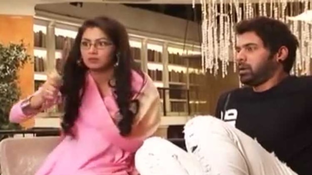 कॉकरोच से डरीं प्रज्ञा