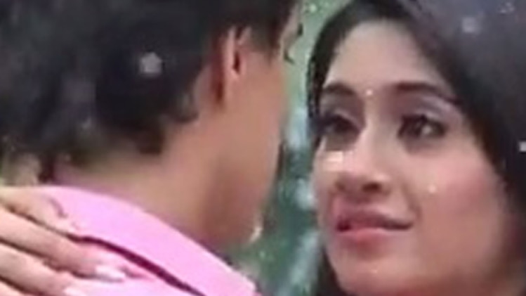 कार्तिक-नायरा का बर्फीला रोमांस