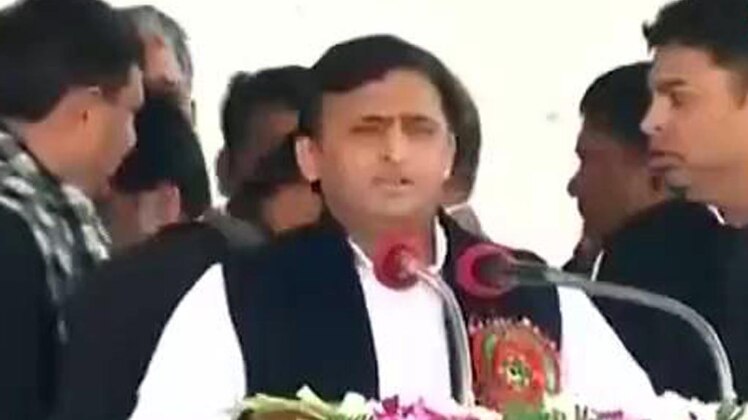 अखिलेश यादव