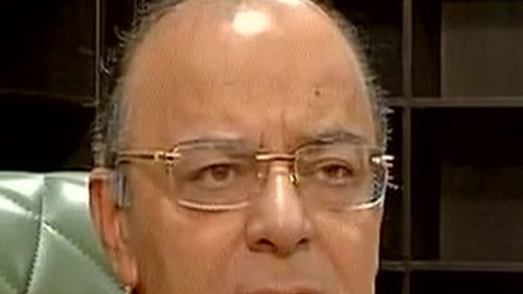 नोटबंदी पर केजरीवाल और जेटली का वार-पलटवार