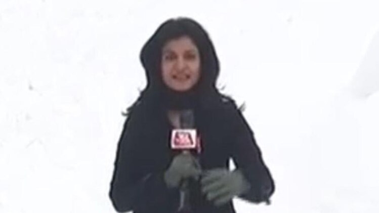 पहाड़ों पर बर्फबारी