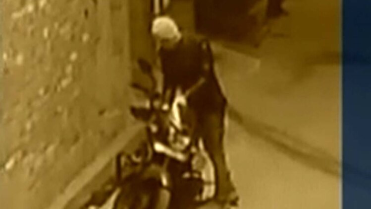 सीसीटीवी में कैद बाइक चोर