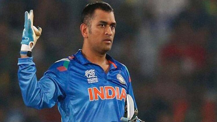 एम एस धोनी